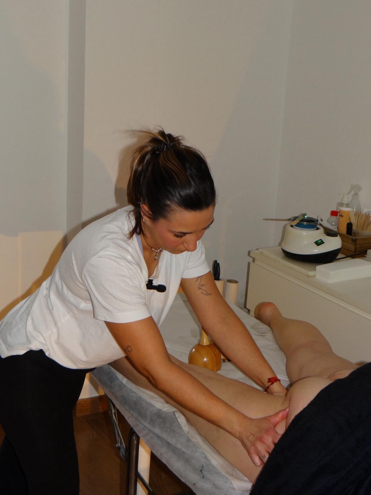 Maderoterapia en piernas en el centro Maren de Cornellà