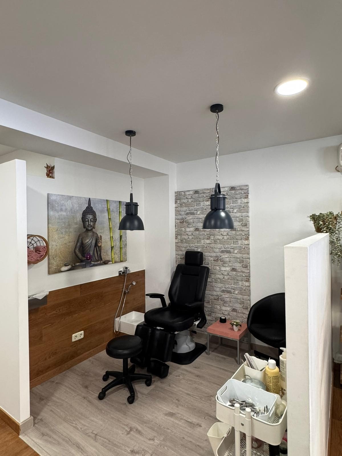 Zona de manicura y pedicura en Cornellà